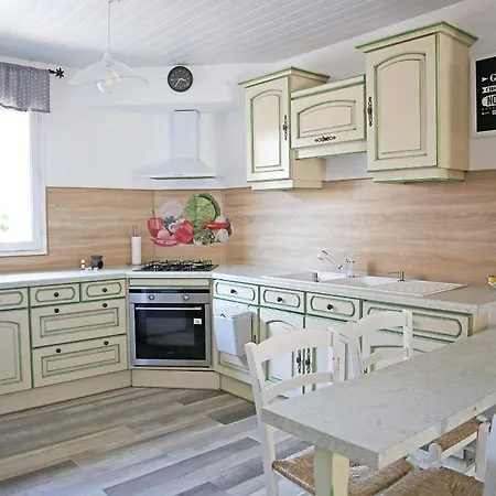 Triple Sdb Privee Cuisine, Salon Et Coin Repas Partage